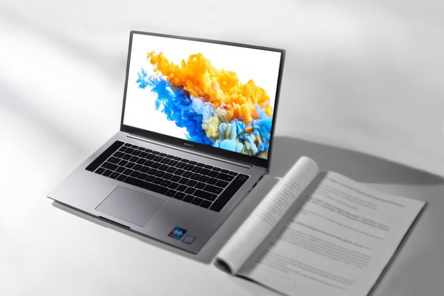 HONOR MagicBook Pro - lifestyle