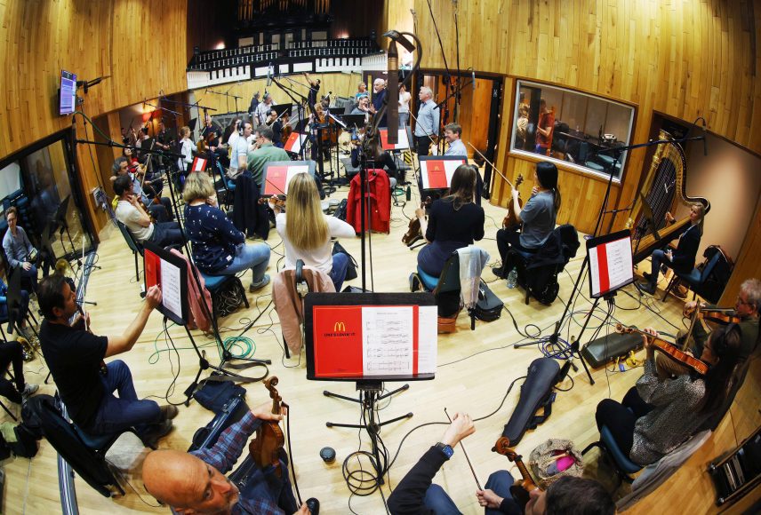 London, Angel Studios: As Pageant Partners of Her Majesty The Queen’s Platinum Jubilee, McDonald’s has teamed up with the Royal Philharmonic Orchestra to re-create its iconic jingle. Part of the brand’s one’s lovin’ it campaign, the updated jingle was arranged and orchestrated by Cliff Masterson and performed by a 35-strong ensemble featuring brass, strings, percussion, and woodwind to create a regal version exclusively for the Bank Holiday week.