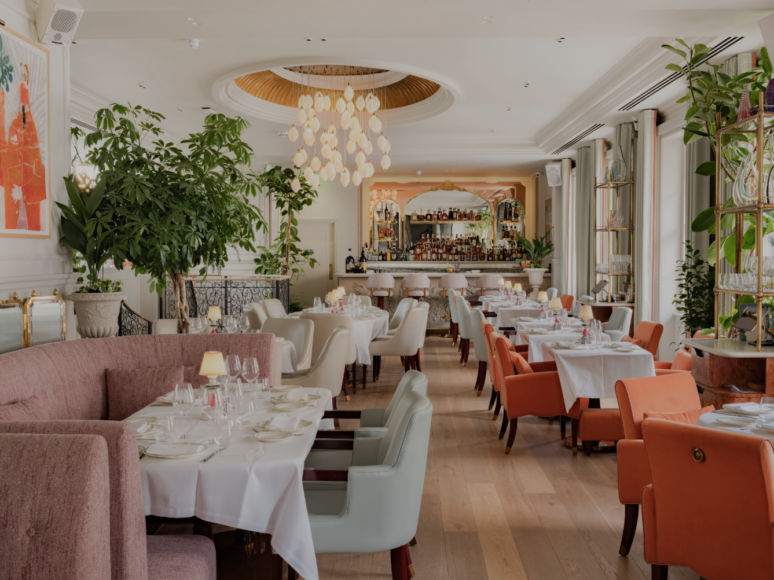 19 Motcomb Amelie In