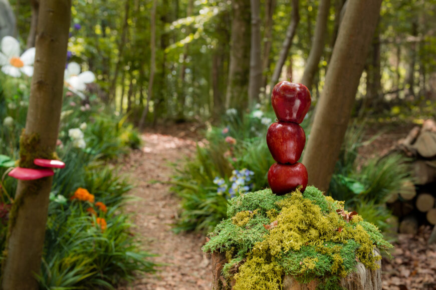 Smurfs experience - three apples - Airbnb