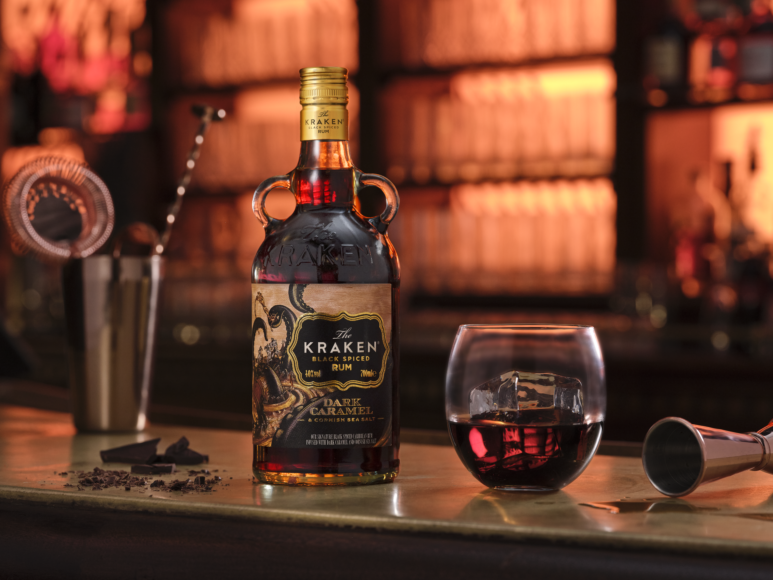 Kraken Dark Caramel Serve 1 LR