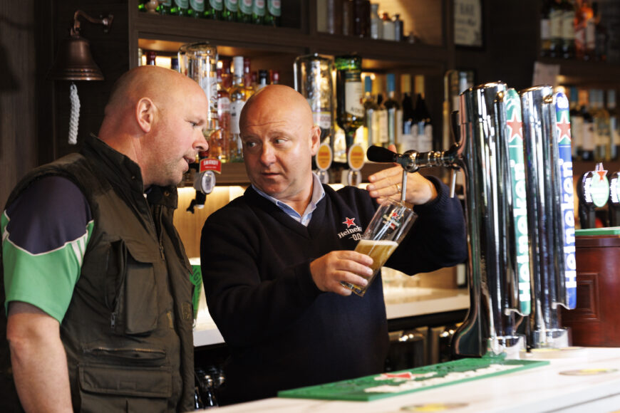 Heineken - The Pub That Refused To Die