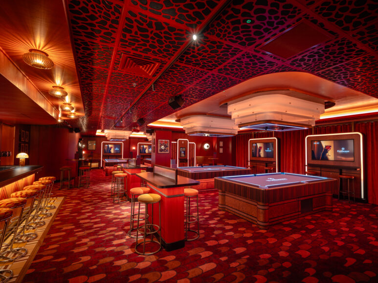 c Paul Winch-Furness - Photographer