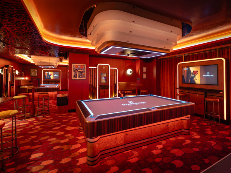 c Paul Winch-Furness - Photographer