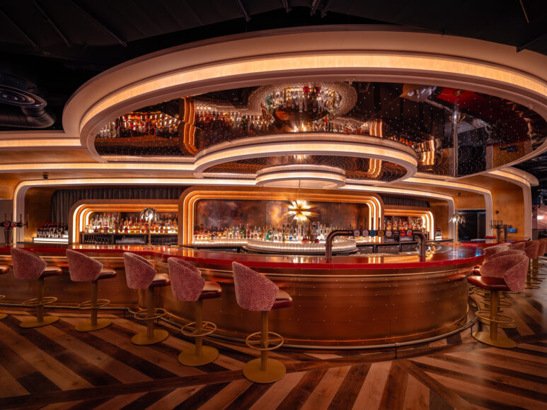 c Paul Winch-Furness - Photographer