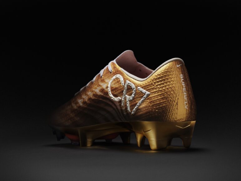 rg11k6-p05-su26-cr7-gold-scorpion-ta-mercurial-superfly-11-heeldetail-0093