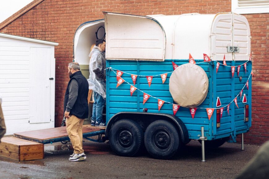 Virgin Bet Horsebox Photo Booth (Medium)